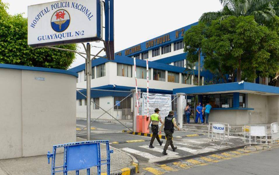 La Fiscalía investiga emisión irregular de certificados médicos en hospital de la Policía de Guayaquil