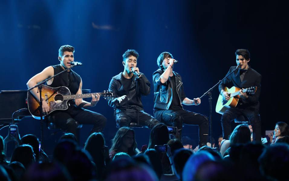 Con un 'Reggaetón lento' CNCO cautivó Premio Lo Nuestro 2017