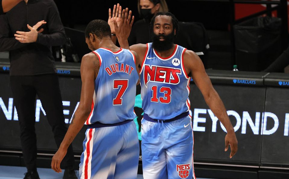 James Harden debuta con triunfo y un triple doble en Los Nets