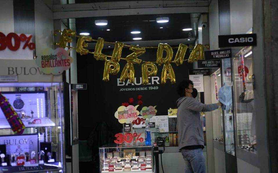 Comerciantes de Guayaquil están expectantes por ventas del Día del Padre