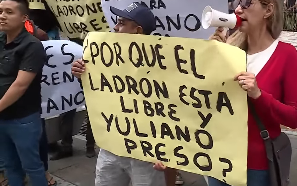 Daniel Noboa promete indulto presidencial a Yuliano Salazar, el joven que está en prisión por arrollar a dos ladrones