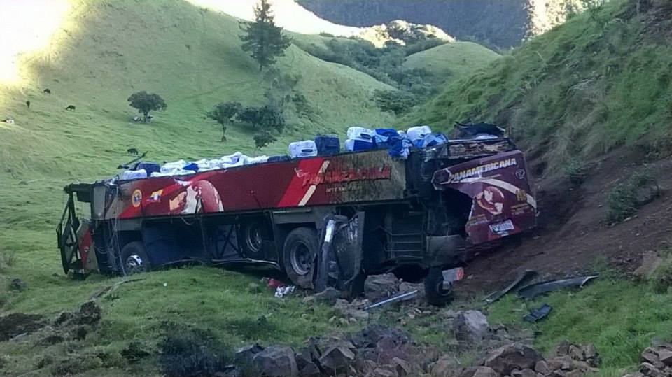 Sancionan a cooperativa Panamerica tras accidente en vía Alóag - Santo Domingo