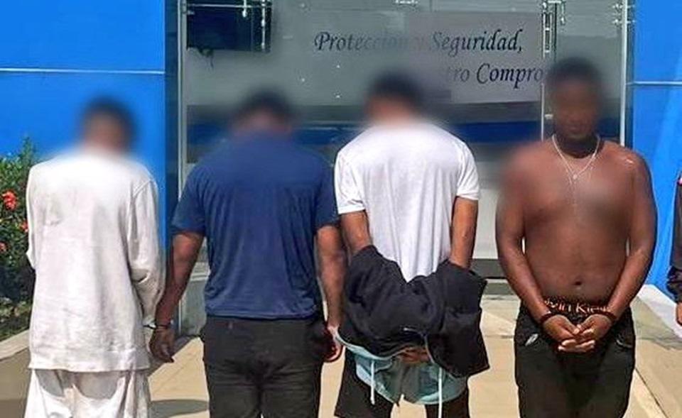 Cuatro hombres, entre ellos tres adolescentes, fueron detenidos tras secuestrar a un taxista informal en Guayaquil