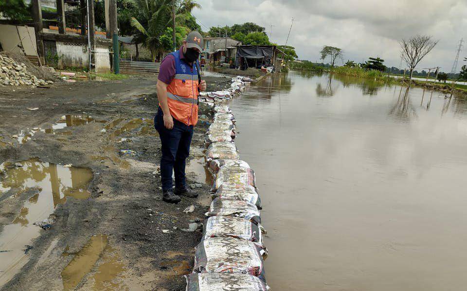 Cantones de Los Ríos, Bolívar y Guayas sufren graves estragos por fuertes lluvias