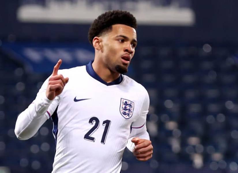 Ethan Nwaneri ha madurado en el fútbol inglés.