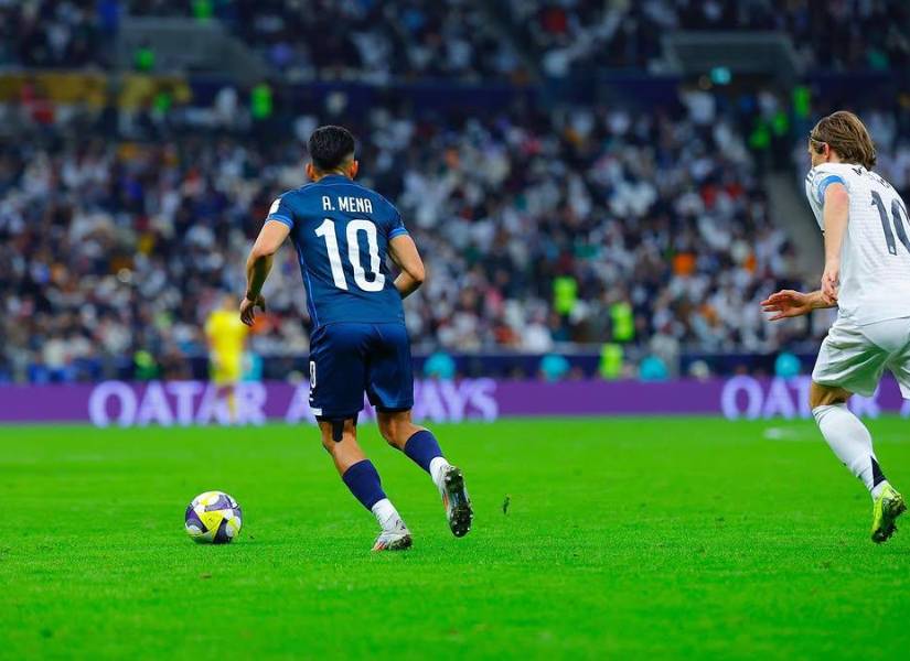 Ángel Mena ganó dos torneos con el Pachuca.