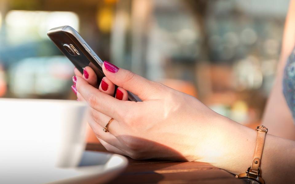 El otro impuesto que gravaría la telefonía móvil