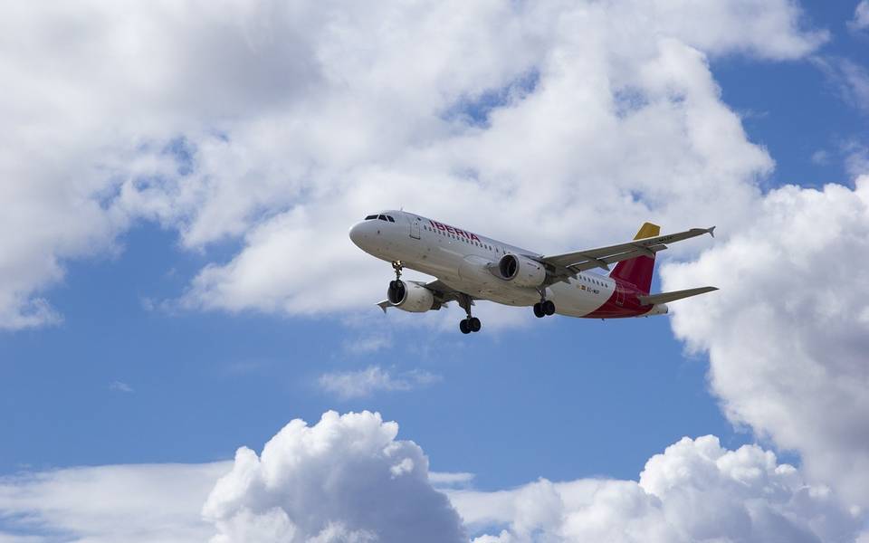 Tres aviones llegarán vacíos desde España para llevar pasajeros a Madrid