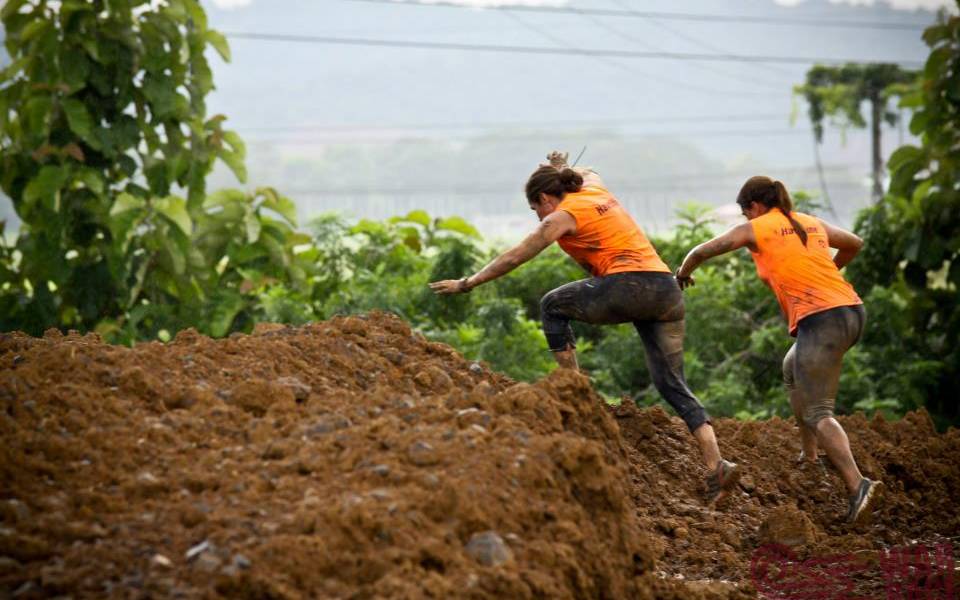 Familiares de joven muerta en competencia extrema analizan demandar a organizadores