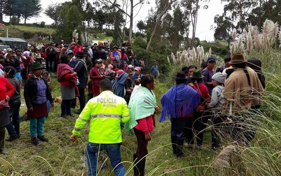 Hallan los cuerpos de una mujer y su hijo en un canal de riego