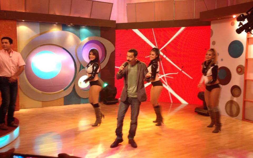 Eddie Santiago disfrutó en 'En Contacto'