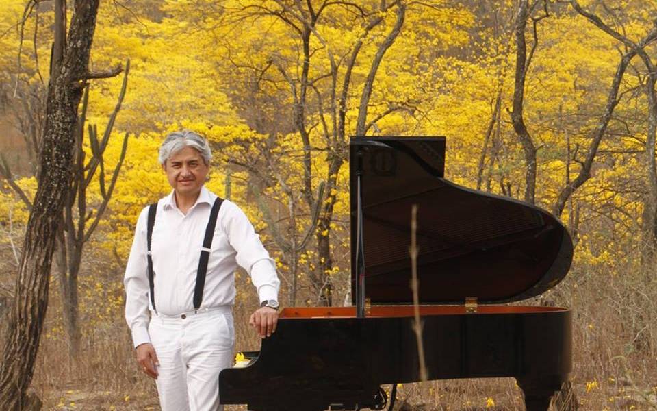 Juan Castro Ortiz: &quot;Mi música pinta al Ecuador&quot;