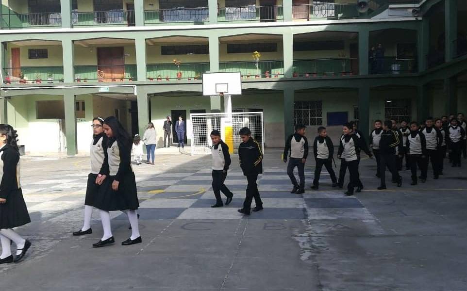 Gobierno suspende clases ante paro de transportistas