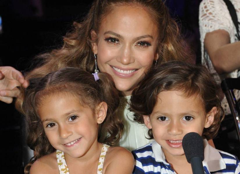 Jennifer Lopez, con sus hijos Emme y Max