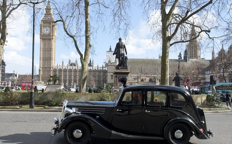 Londres gravará los autos viejos para combatir contaminación