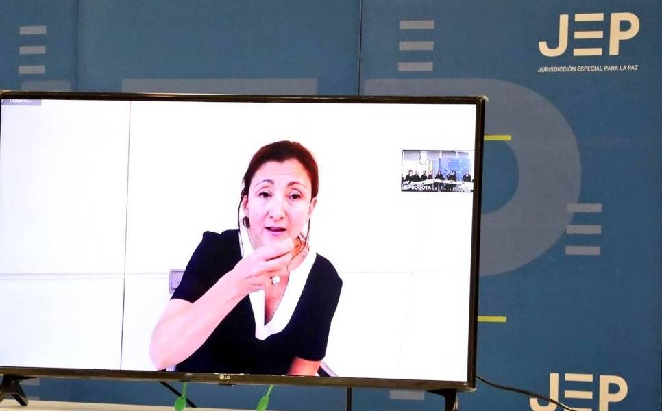 Ingrid Betancourt pide que FARC reparen a víctimas en Colombia