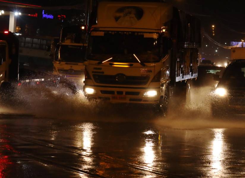 Imagen de archivo de fuertes lluvias en Guayaquil.