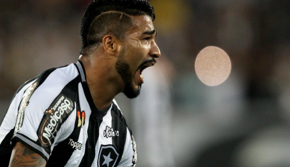BSC quiere fichar a Rodrigo Aguirre delantero de Botafogo