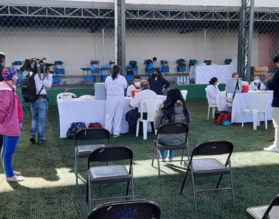 La llegada de las nuevas variantes apuran la aplicación de esta cuarta dosis. Foto: Coordinación Zonal 9