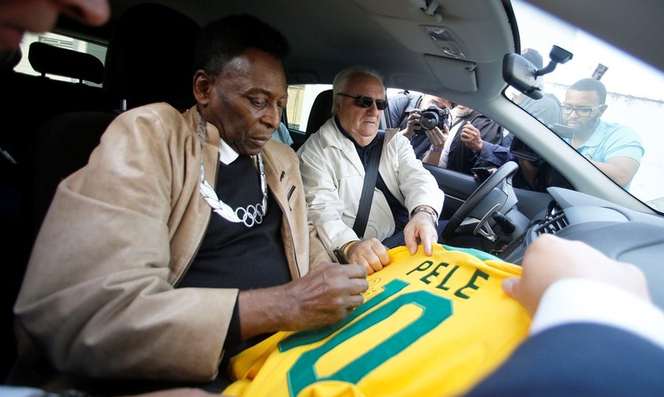 Pelé el da su voto de confianza al nuevo seleccionador, Tite