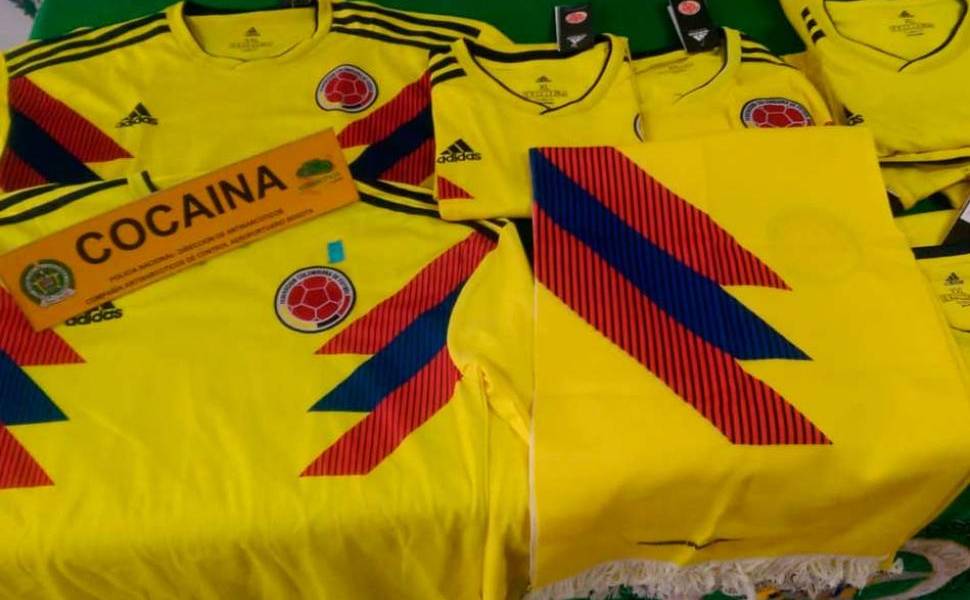 Incautan camisetas de la selección colombiana impregnadas de cocaína