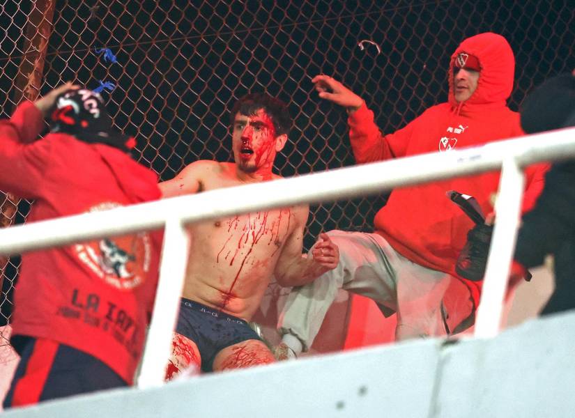 Pelea entre hinchas de Independiente de Avellaneda y Universidad de Chile por Copa Sudamericana