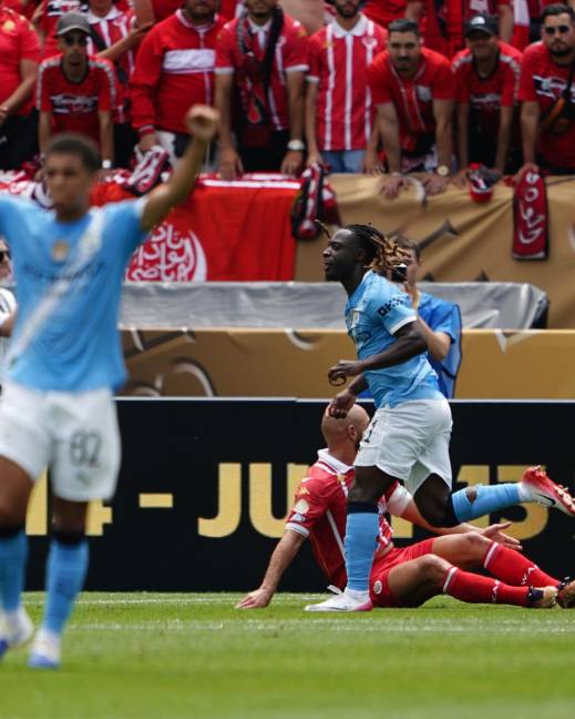 Jeremy Doku del Manchester City celebra después de anotar el 2 a 0 en el partido entre Manchester City and Wydad AC en Filadelfia, Pennsylvania, USA por el Mundial de Clubes.