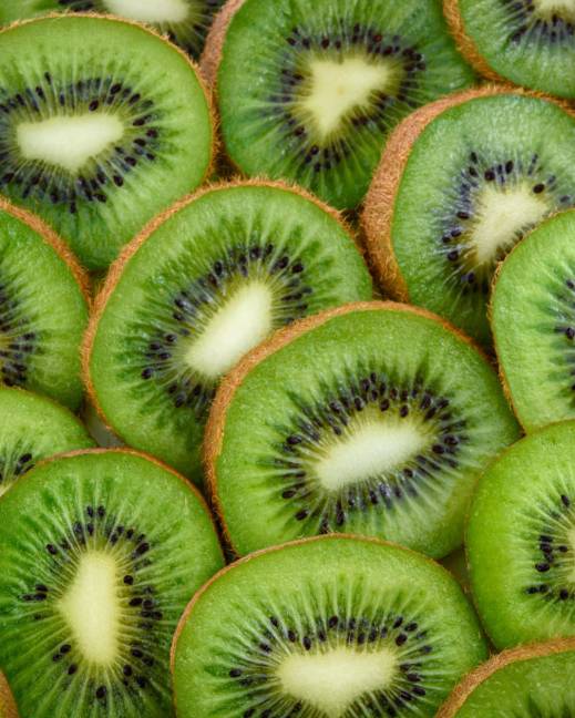 Dulce y algo amarga, el kiwi es una de las frutas favoritas de muchos.
