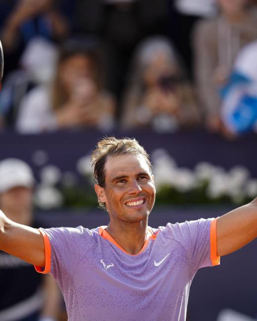 El tenista español, Rafael Nadal, muestra su alegría al finalizar su partido de primera ronda del Barcelona