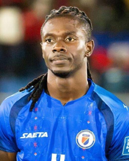 Ricardo Adé, figura defensiva de Haití.