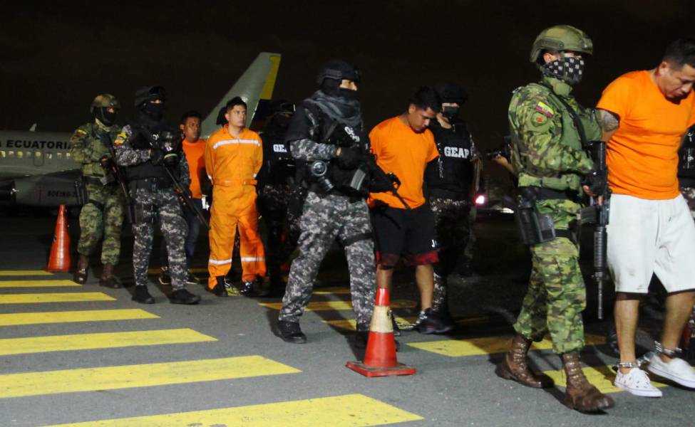 Cinco líderes de bandas fueron trasladados de Turi a La Roca en Guayaquil
