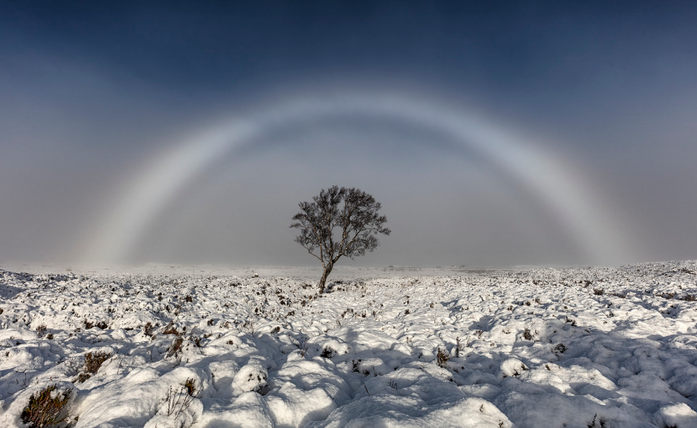 La extraña belleza del arcoíris blanco fotografiado en Escocia