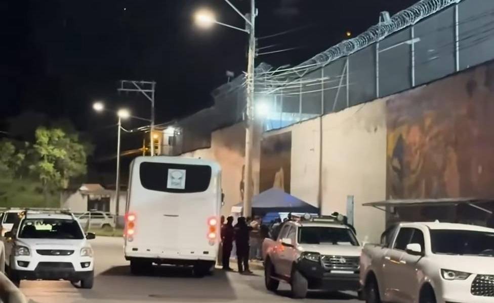 Dos reos procesados por robo fueron asfixiados en la cárcel de Loja