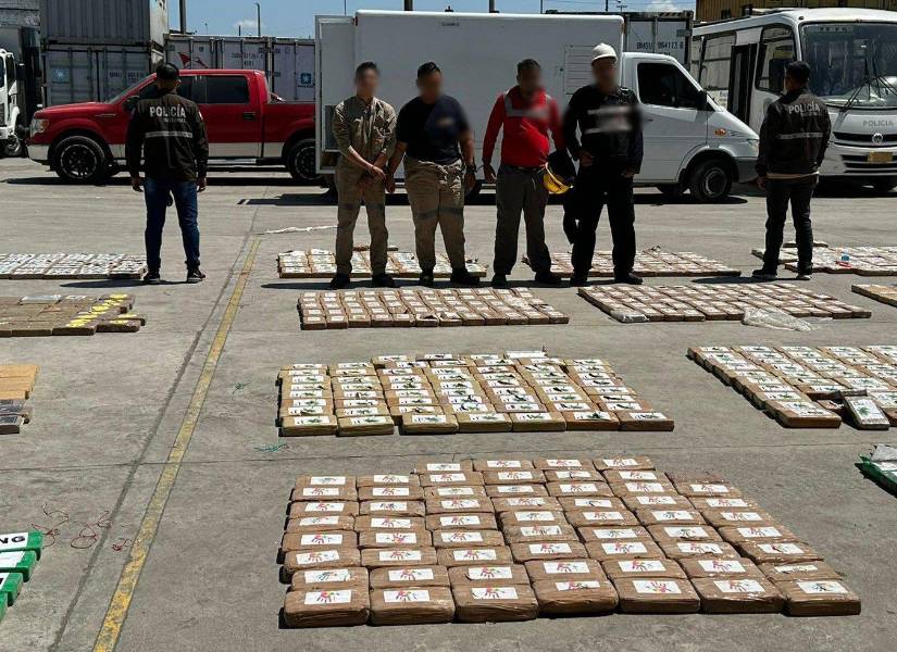 Paquetes de droga decomisada.