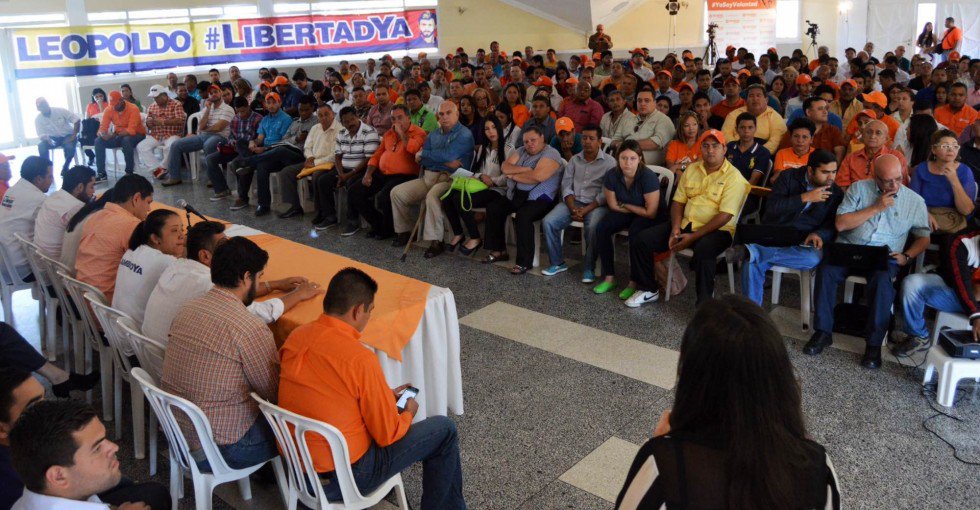 Desacuerdo con el partido de López divide a oposición ante diálogo