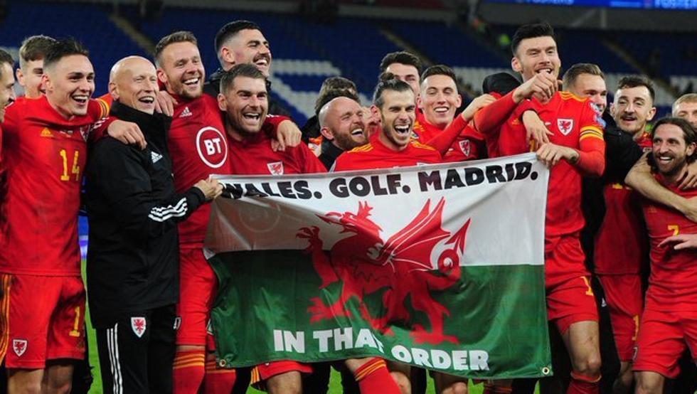 Gareth Bale y su polémico festejo con Gales