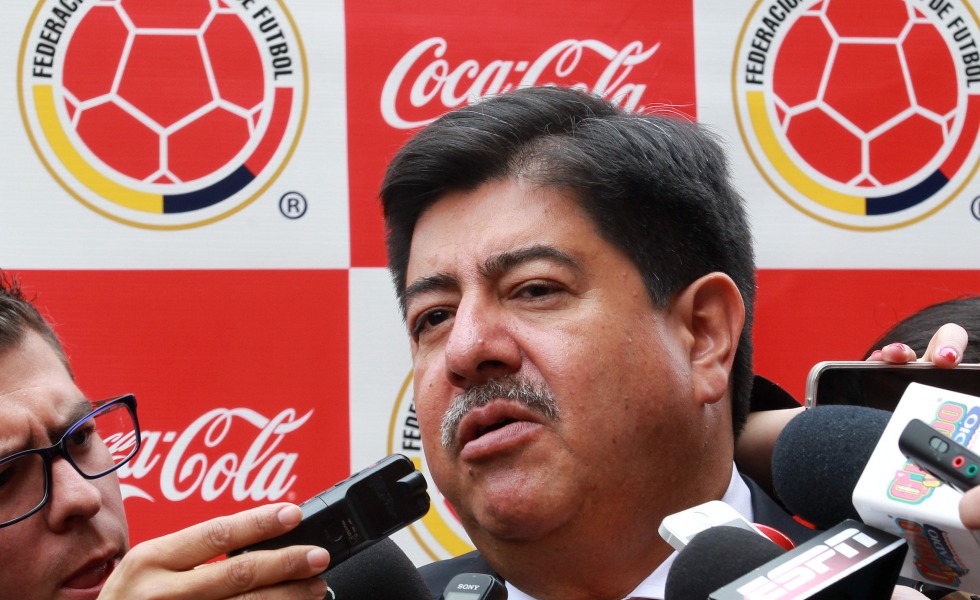 Fiscalía colombiana investigará a expresidente Fedefútbol por lavado activos