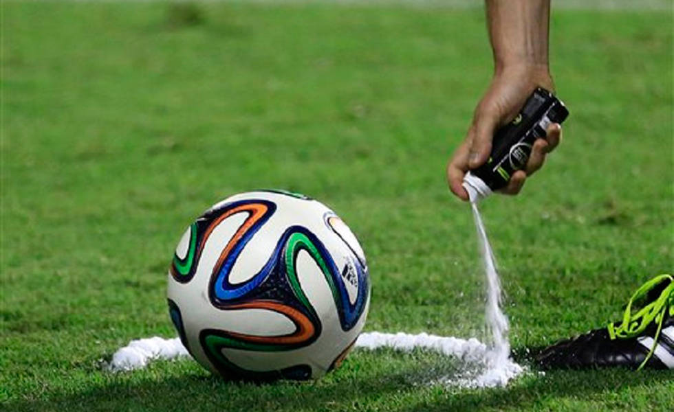 El fútbol francés se prepara para importar el spray mundialista