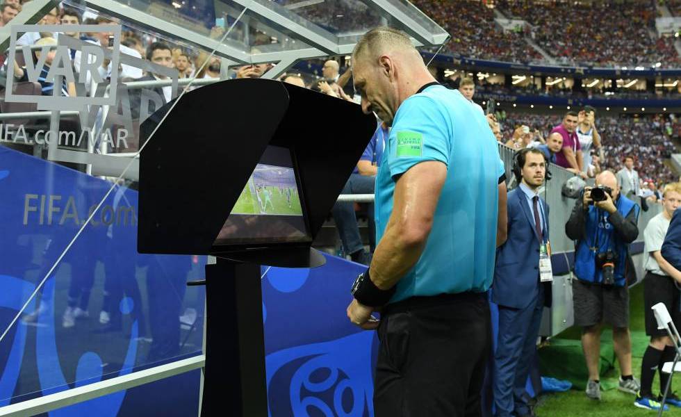 ¿Cuánto deberán pagar Emelec y BSC por el VAR?