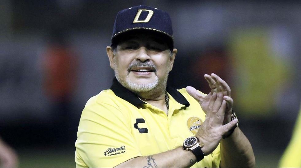 Diego Maradona es nuevo DT de Gimnasia de la Plata