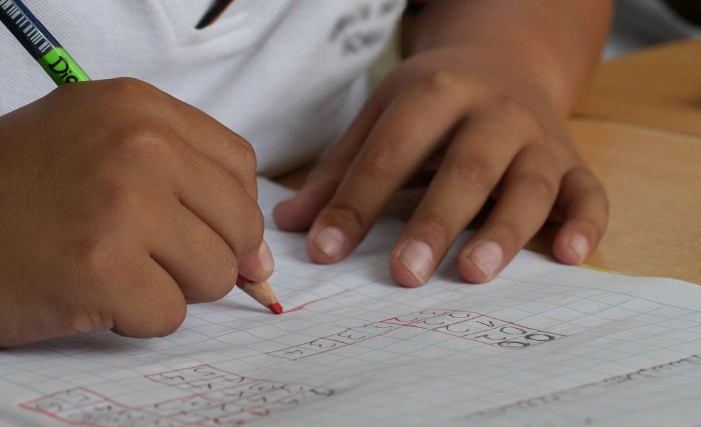 Persisten reclamos por cupos en escuelas de Guayaquil