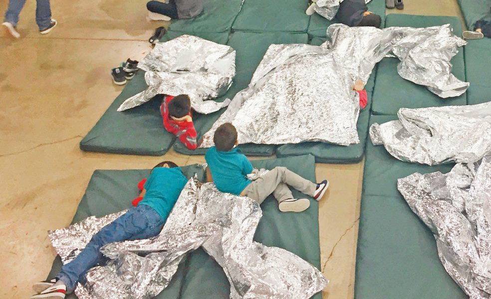 EE.UU. modifica reglas para niños inmigrantes abusados y abandonados