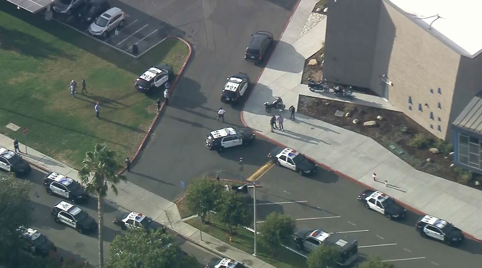 Varios heridos en tiroteo en una escuela de Los Ángeles