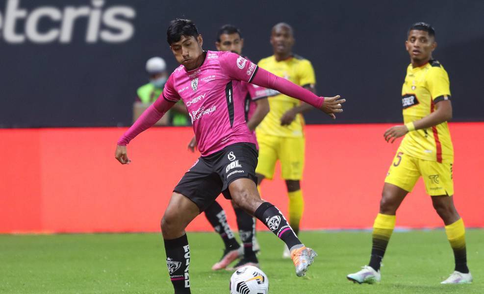 Segovia: Si los árbitros no se capacitan, con o sin VAR el fútbol va a ser una mafia