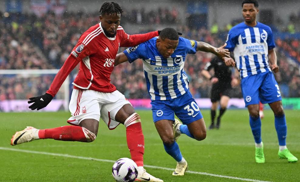 El Brighton de Pervis Estupiñán regresa a la victoria con un autogol de Nottingham Forest