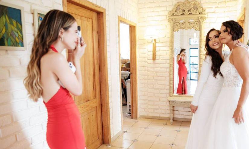 Tabatha (izquierda) y Andrea (derecha) en el día de su boda en una imagen de archivo.