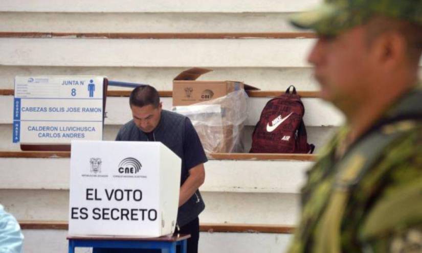 Militares resguardando el material electoral en las últimas elecciones realizadas en el país durante el 2023.