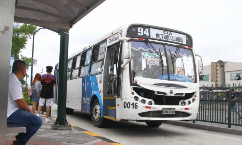 Buses urbanos en la ciudad de Guayaquil.