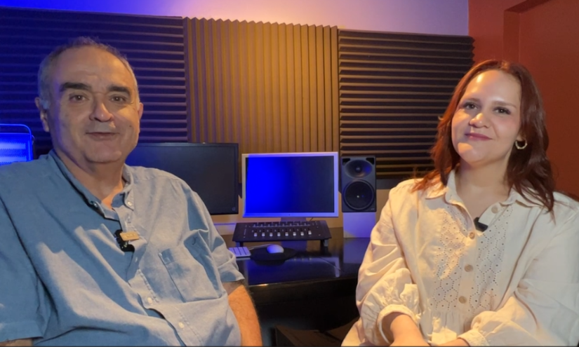 Alfredo Adum Wated junto a una periodista del Canal del Cerro en una imagen de archivo.