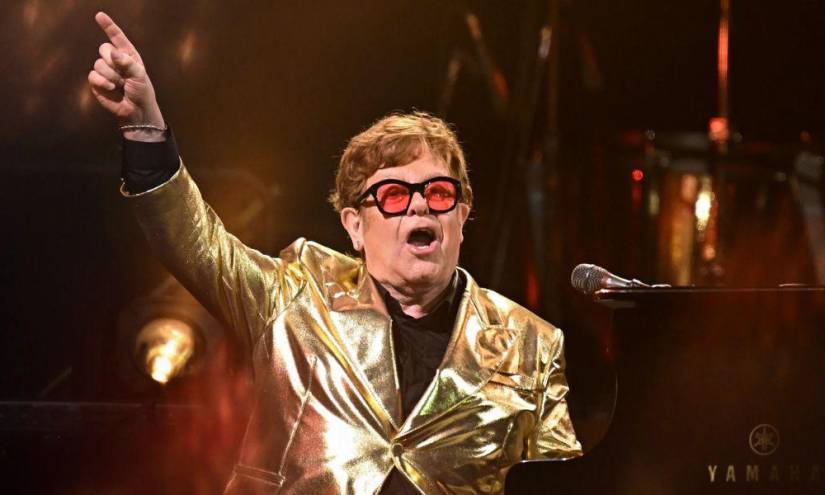 Elton John, el artista que sufrió un aparatoso accidente durante su estancia en Francia, en una imagen de archivo.